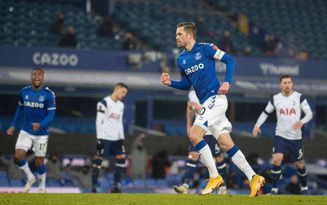 攻才华和适 攻才华和适